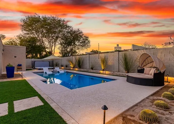 Executive Retreat-pool And Spa-az Canal Trail Holiday home